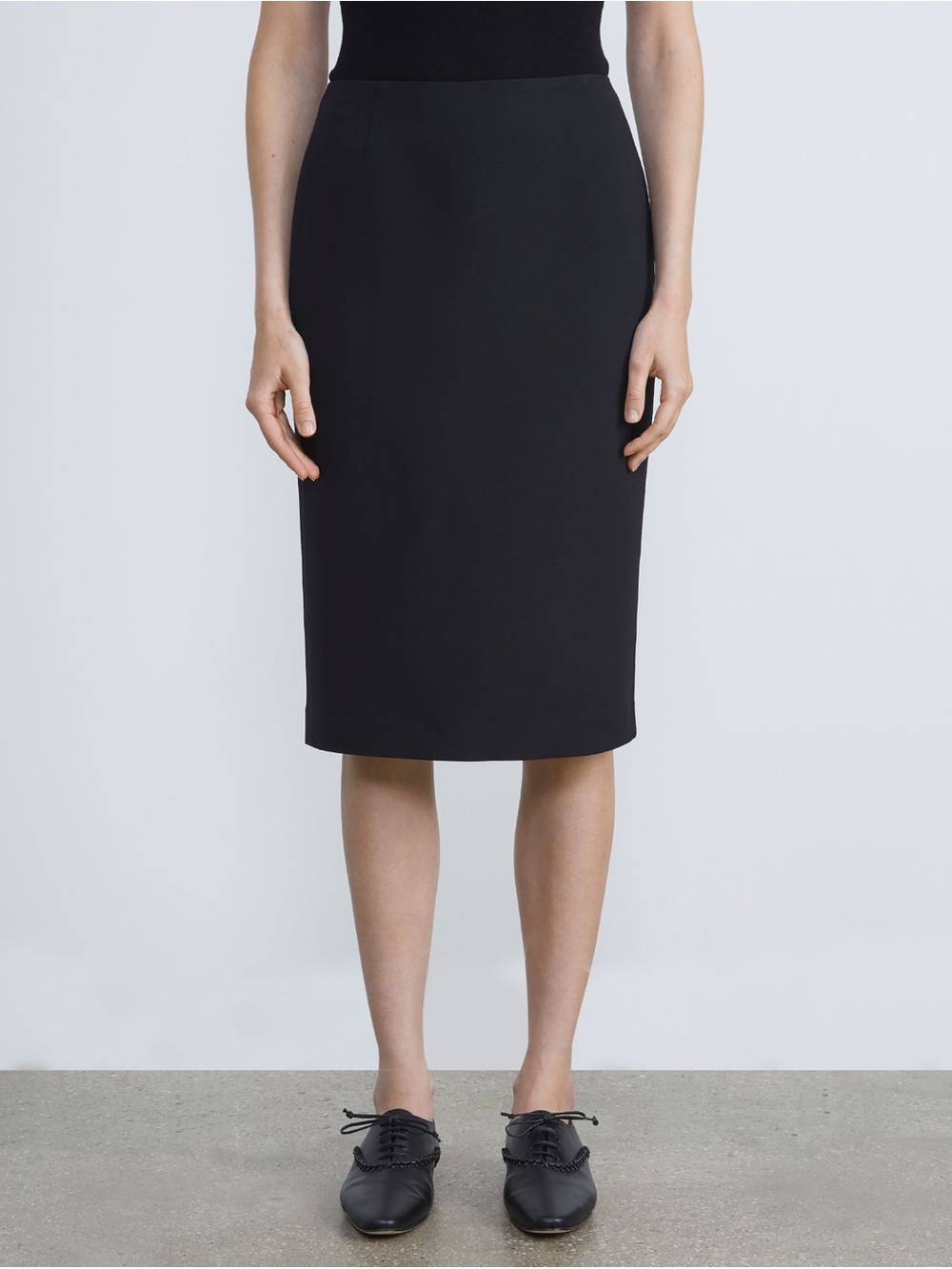 Lafayette 148 New York black pencil skirt Stretch Nylon size 4